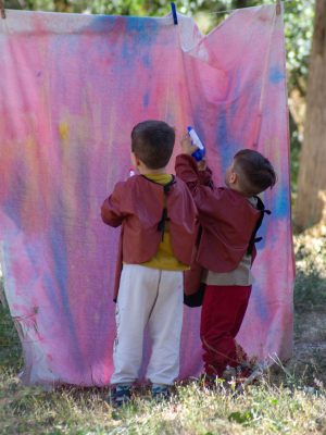 Kids painting bed linen